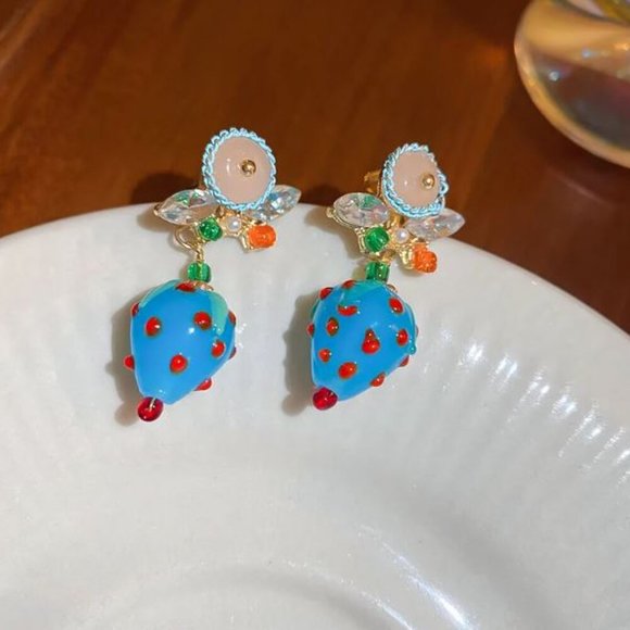 NEW Kamari Blue Glass Strawberry Fruit Drop Earrings Lampwork Beaded - Picture 3 of 4